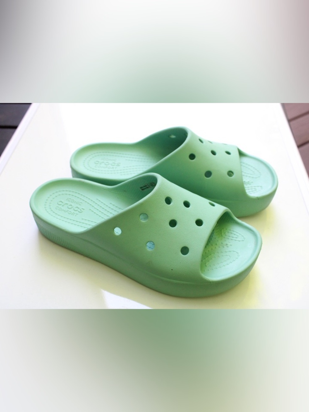 Crocs classic platform sandals